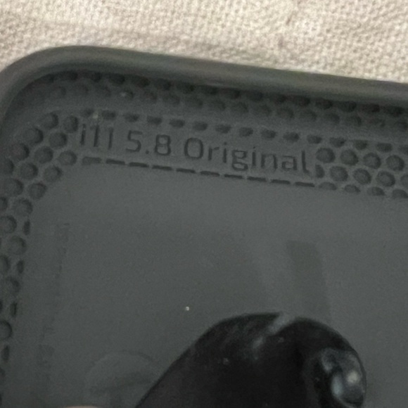 11Pro iPhone Loopy Case - Picture 3 of 5